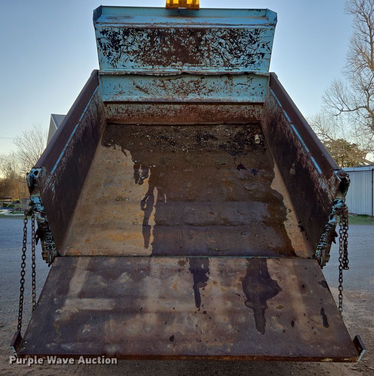 image for item DW8612 1990 International 4600 dump truck