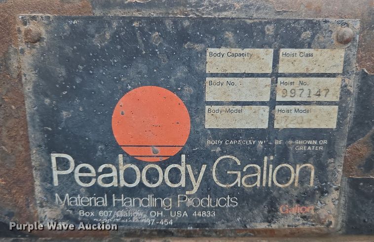 image for item DW8612 1990 International 4600 dump truck