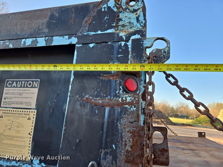 image for item DW8612 1990 International 4600 dump truck