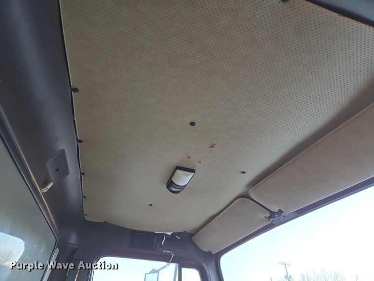 image for item DW8612 1990 International 4600 dump truck