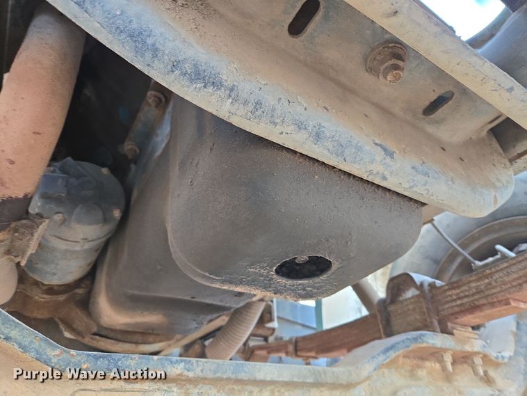 image for item DW8612 1990 International 4600 dump truck