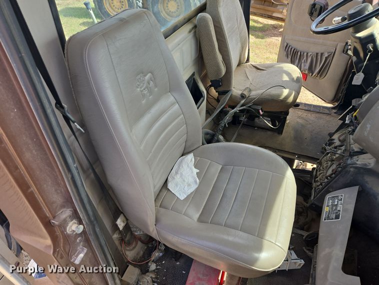 image for item DW8624 2003 Mack CH613 semi truck