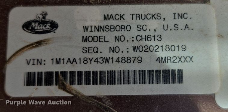 image for item DW8624 2003 Mack CH613 semi truck
