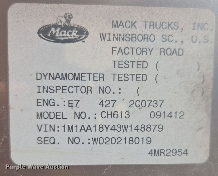image for item DW8624 2003 Mack CH613 semi truck