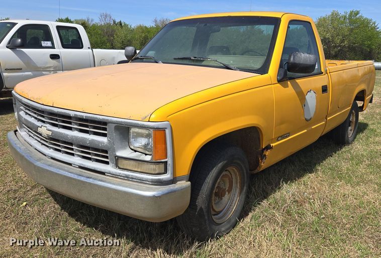 image for item DW8625 1994 Chevrolet C1500 pickup truck