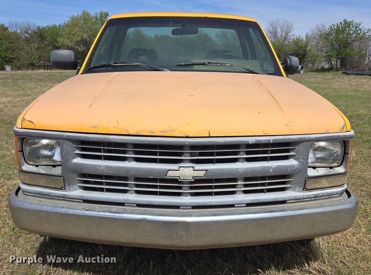 image for item DW8625 1994 Chevrolet C1500 pickup truck