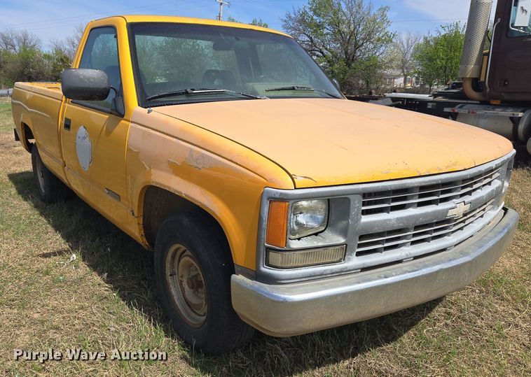 image for item DW8625 1994 Chevrolet C1500 pickup truck