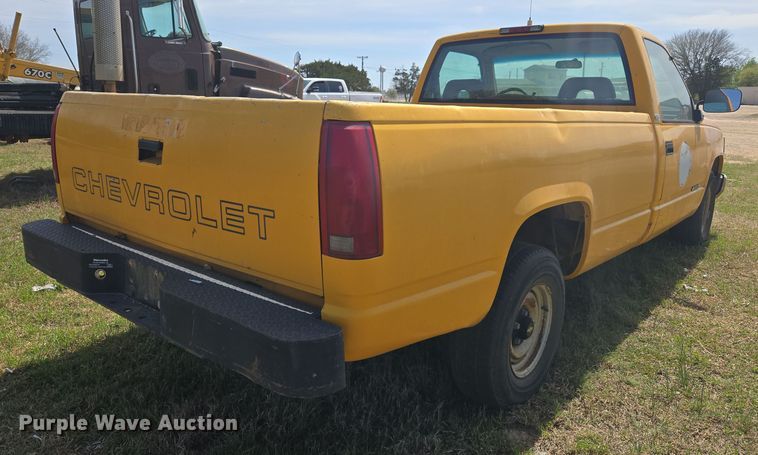 image for item DW8625 1994 Chevrolet C1500 pickup truck