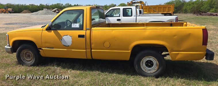 image for item DW8625 1994 Chevrolet C1500 pickup truck