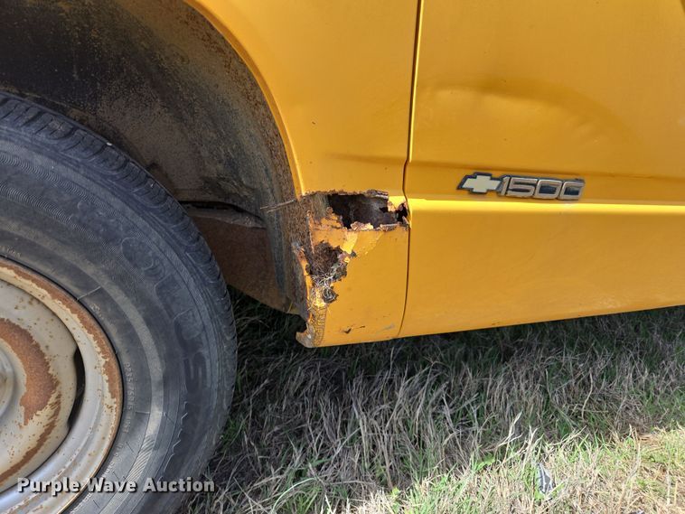 image for item DW8625 1994 Chevrolet C1500 pickup truck