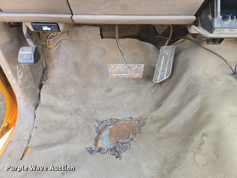 image for item DW8625 1994 Chevrolet C1500 pickup truck