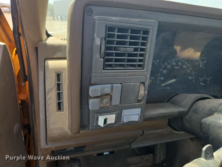 image for item DW8625 1994 Chevrolet C1500 pickup truck