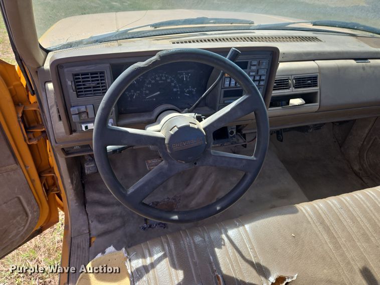 image for item DW8625 1994 Chevrolet C1500 pickup truck