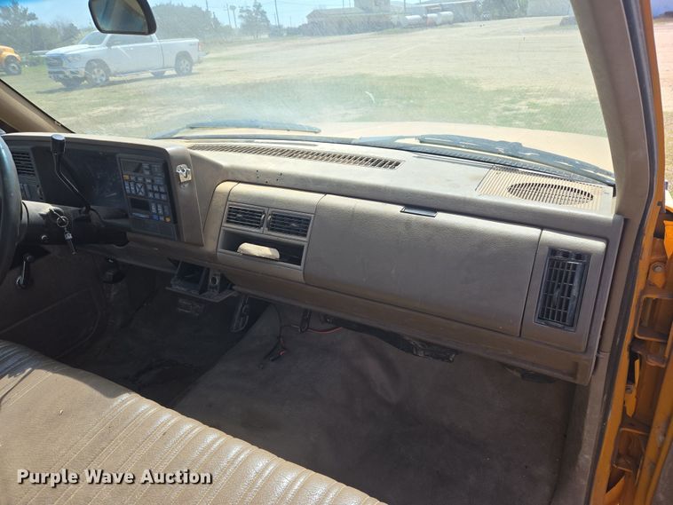 image for item DW8625 1994 Chevrolet C1500 pickup truck