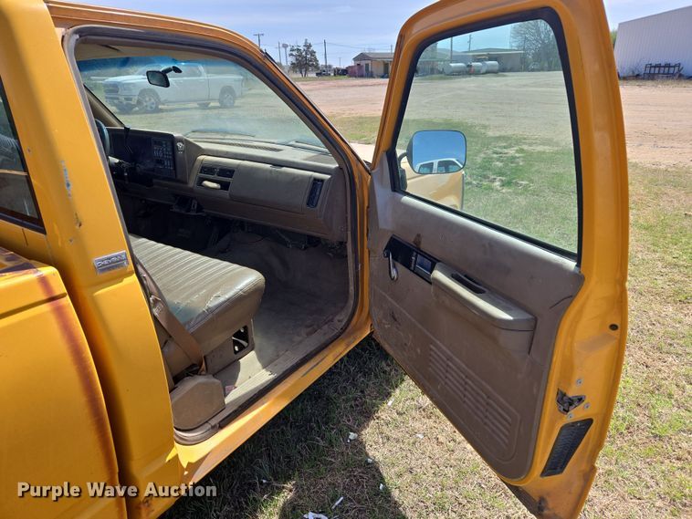 image for item DW8625 1994 Chevrolet C1500 pickup truck