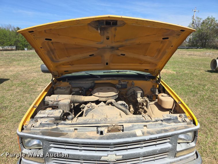 image for item DW8625 1994 Chevrolet C1500 pickup truck