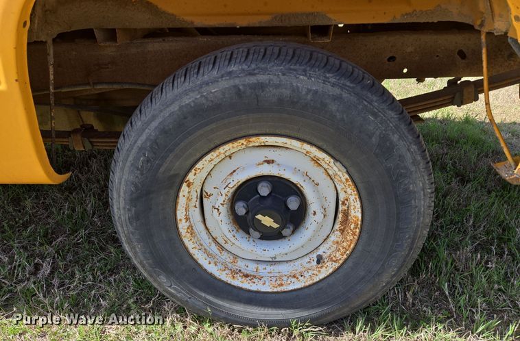 image for item DW8625 1994 Chevrolet C1500 pickup truck