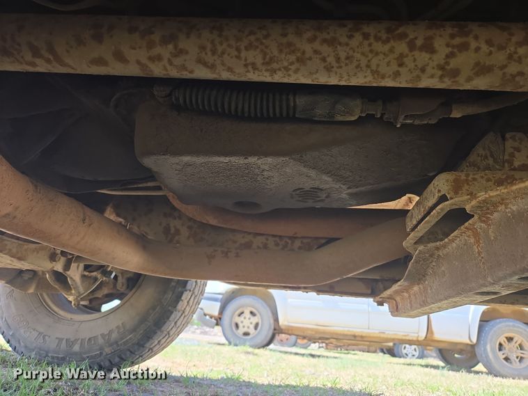 image for item DW8626 2005 Chevrolet Silverado 2500HD Ext. Cab pickup truck