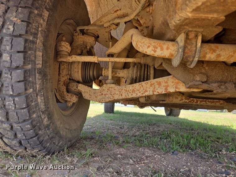 image for item DW8626 2005 Chevrolet Silverado 2500HD Ext. Cab pickup truck