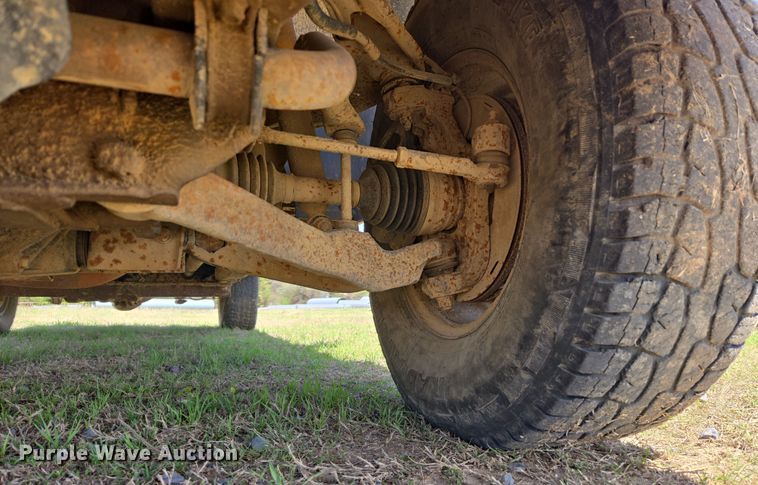 image for item DW8626 2005 Chevrolet Silverado 2500HD Ext. Cab pickup truck