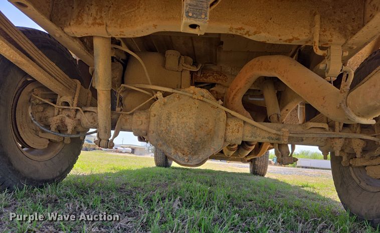 image for item DW8626 2005 Chevrolet Silverado 2500HD Ext. Cab pickup truck