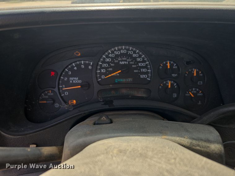 image for item DW8626 2005 Chevrolet Silverado 2500HD Ext. Cab pickup truck