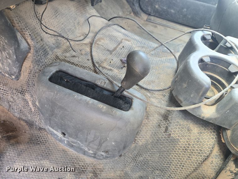 image for item DW8626 2005 Chevrolet Silverado 2500HD Ext. Cab pickup truck