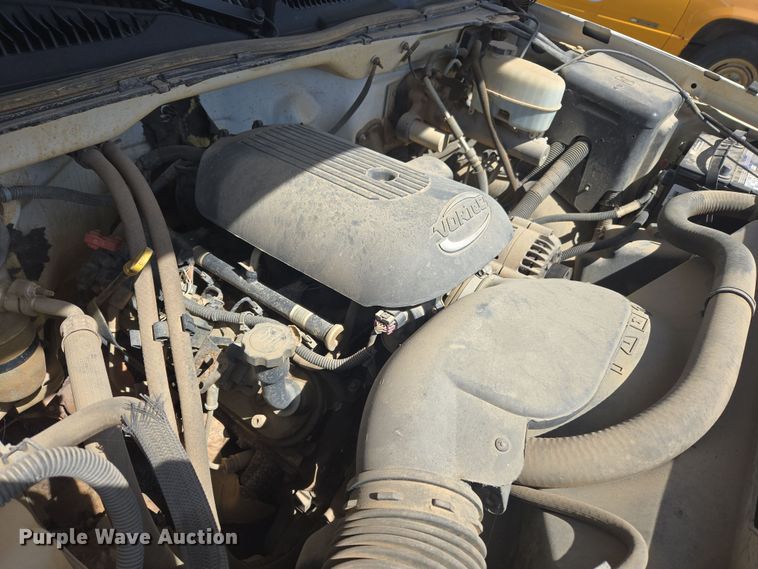 image for item DW8626 2005 Chevrolet Silverado 2500HD Ext. Cab pickup truck