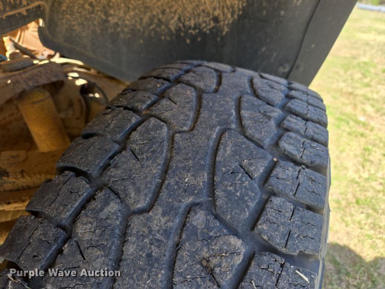 image for item DW8626 2005 Chevrolet Silverado 2500HD Ext. Cab pickup truck