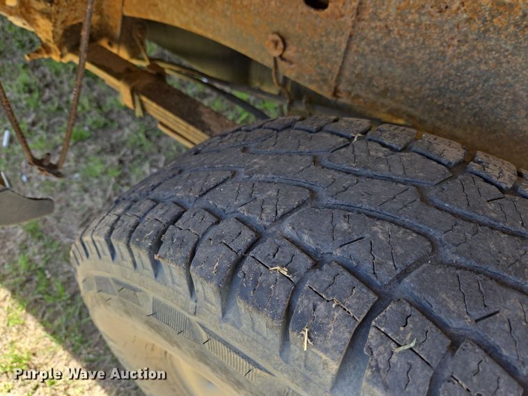 image for item DW8626 2005 Chevrolet Silverado 2500HD Ext. Cab pickup truck