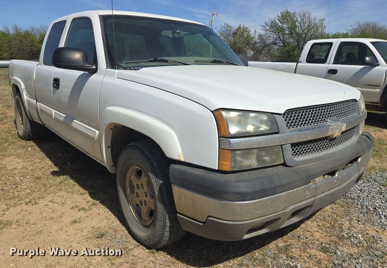 image for item DW8627 2004 Chevrolet Silverado 1500 Ext. Cab pickup truck