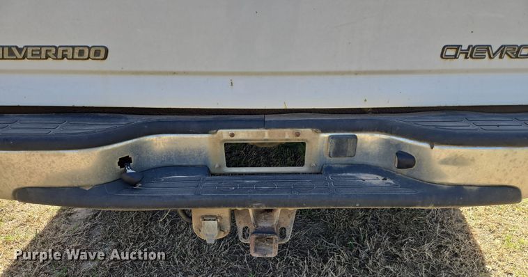 image for item DW8627 2004 Chevrolet Silverado 1500 Ext. Cab pickup truck