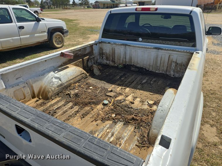 image for item DW8627 2004 Chevrolet Silverado 1500 Ext. Cab pickup truck