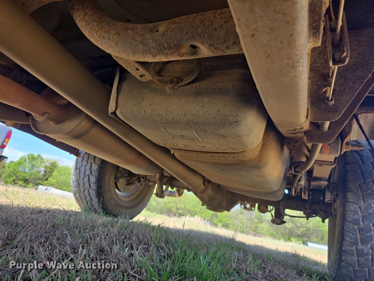 image for item DW8627 2004 Chevrolet Silverado 1500 Ext. Cab pickup truck