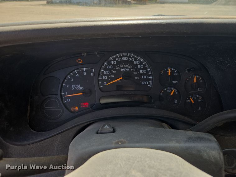 image for item DW8627 2004 Chevrolet Silverado 1500 Ext. Cab pickup truck