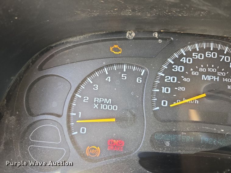 image for item DW8627 2004 Chevrolet Silverado 1500 Ext. Cab pickup truck