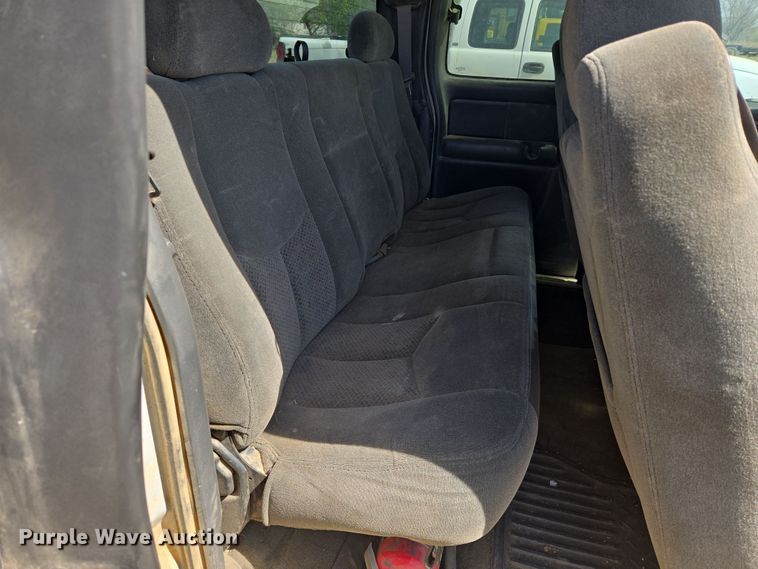 image for item DW8627 2004 Chevrolet Silverado 1500 Ext. Cab pickup truck