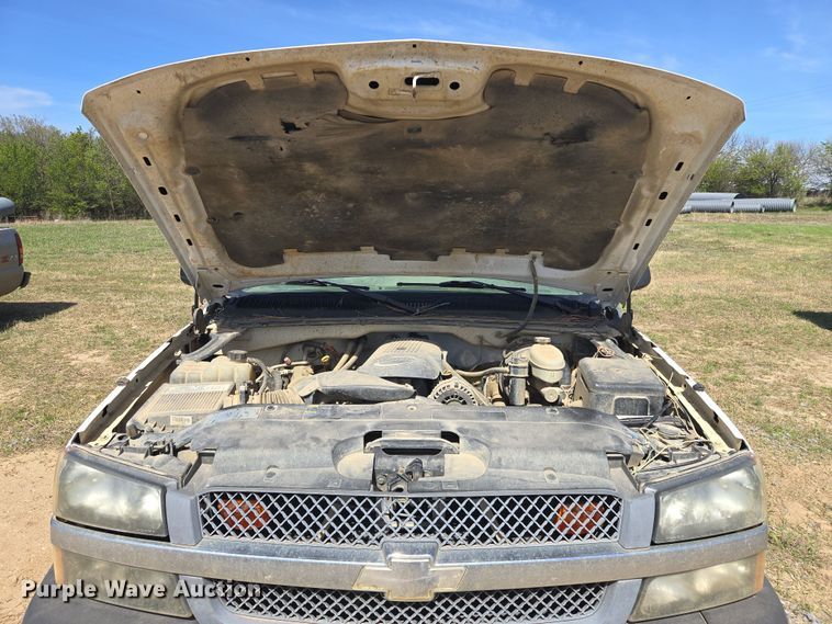 image for item DW8627 2004 Chevrolet Silverado 1500 Ext. Cab pickup truck