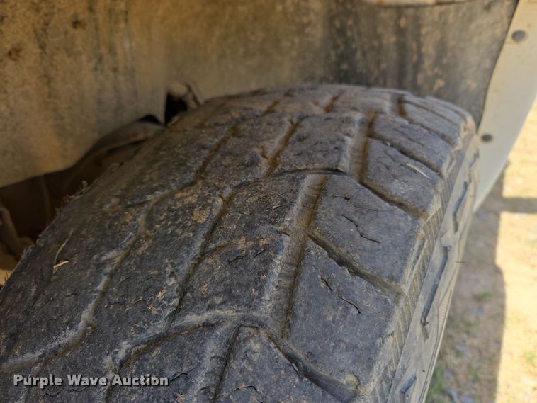 image for item DW8627 2004 Chevrolet Silverado 1500 Ext. Cab pickup truck