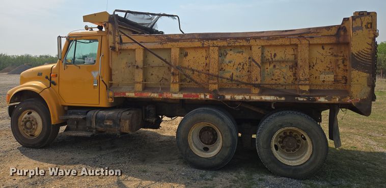 image for item DW8628 1997 International 4900 dump truck