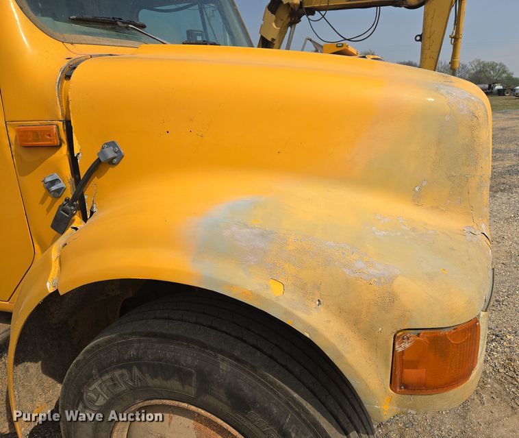 image for item DW8628 1997 International 4900 dump truck