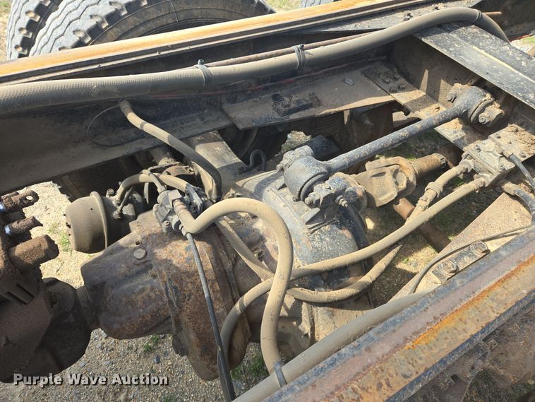 image for item DW8628 1997 International 4900 dump truck