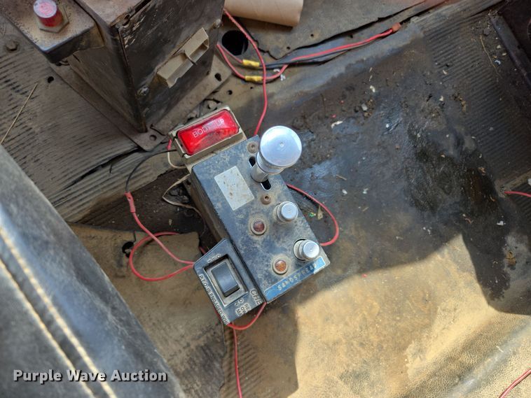 image for item DW8628 1997 International 4900 dump truck