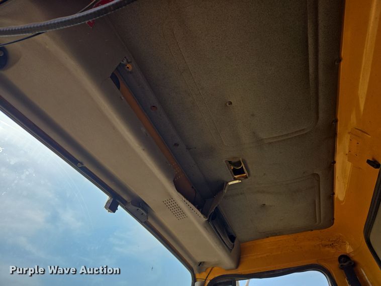 image for item DW8628 1997 International 4900 dump truck