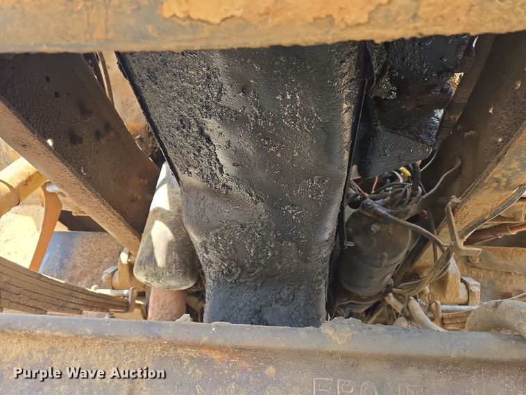 image for item DW8628 1997 International 4900 dump truck