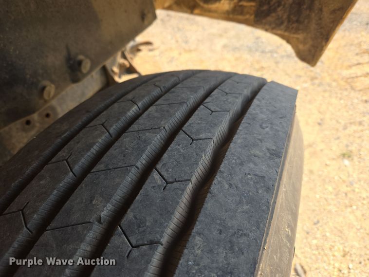 image for item DW8628 1997 International 4900 dump truck