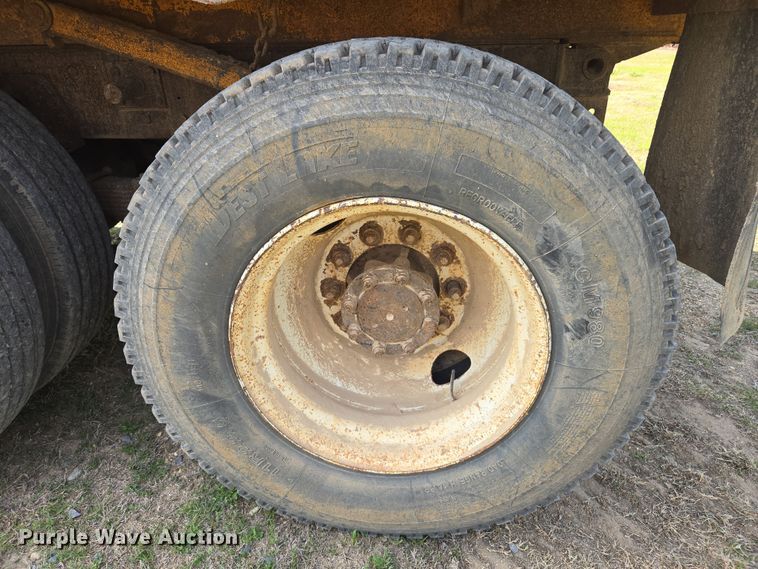 image for item DW8628 1997 International 4900 dump truck