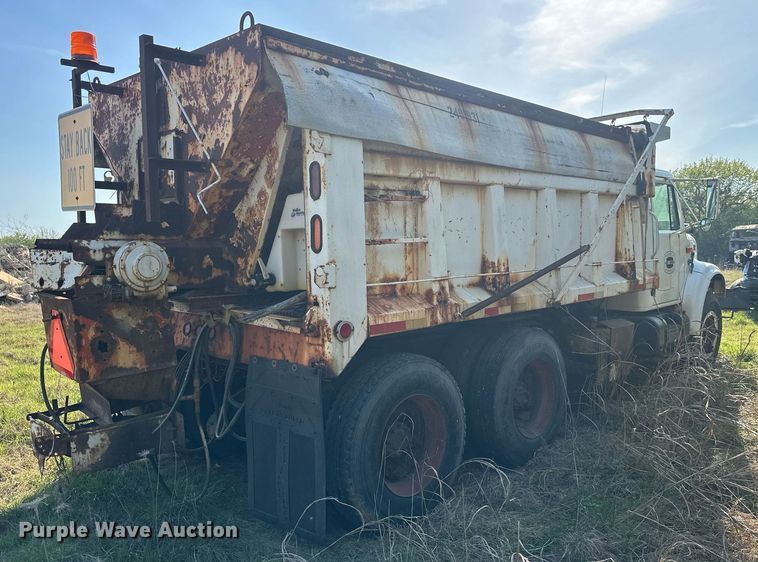 image for item DW8629 1995 International 4900 dump truck