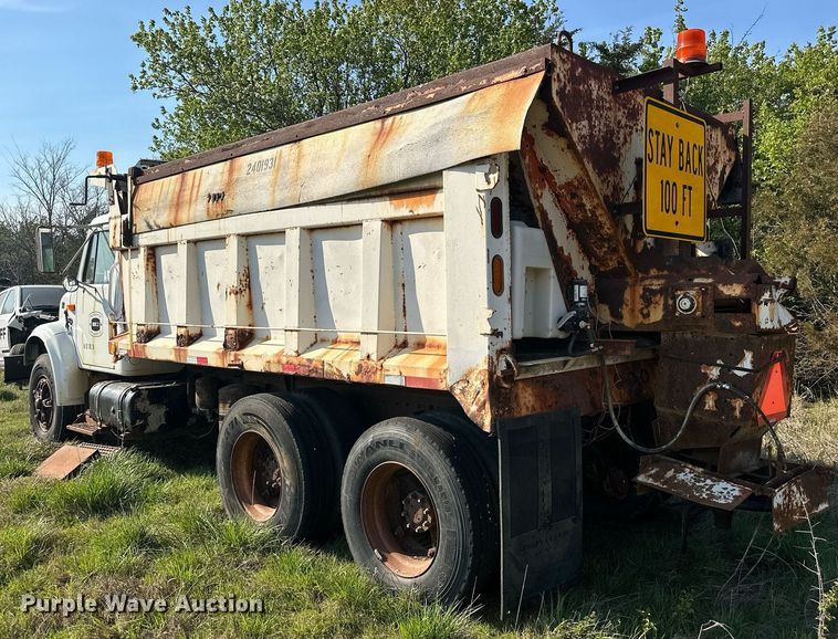image for item DW8629 1995 International 4900 dump truck