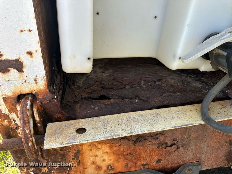 image for item DW8629 1995 International 4900 dump truck